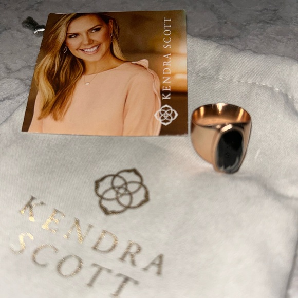 Kendra Scott Gold Ring - Picture 3 of 4